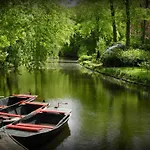 Dom wakacyjny Relax, Explore, And Dine In Aalten