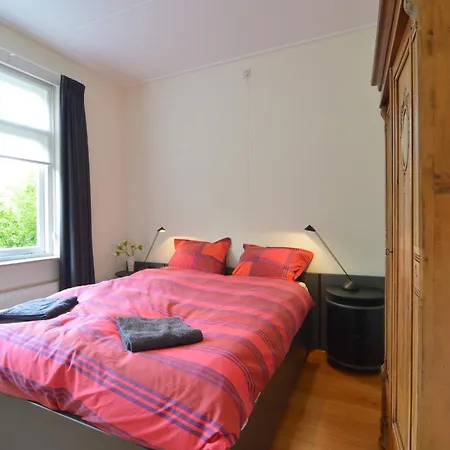 Relax, Explore, And Dine In Aalten Feriehus IJzerlo