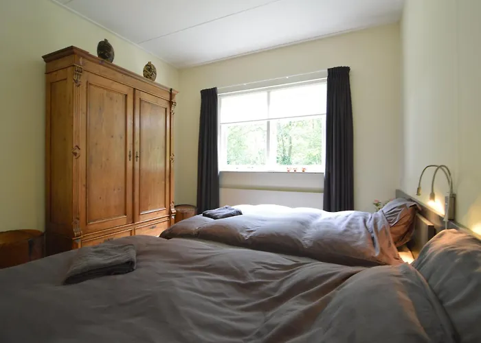 Relax, Explore, And Dine In Aalten Feriehus IJzerlo